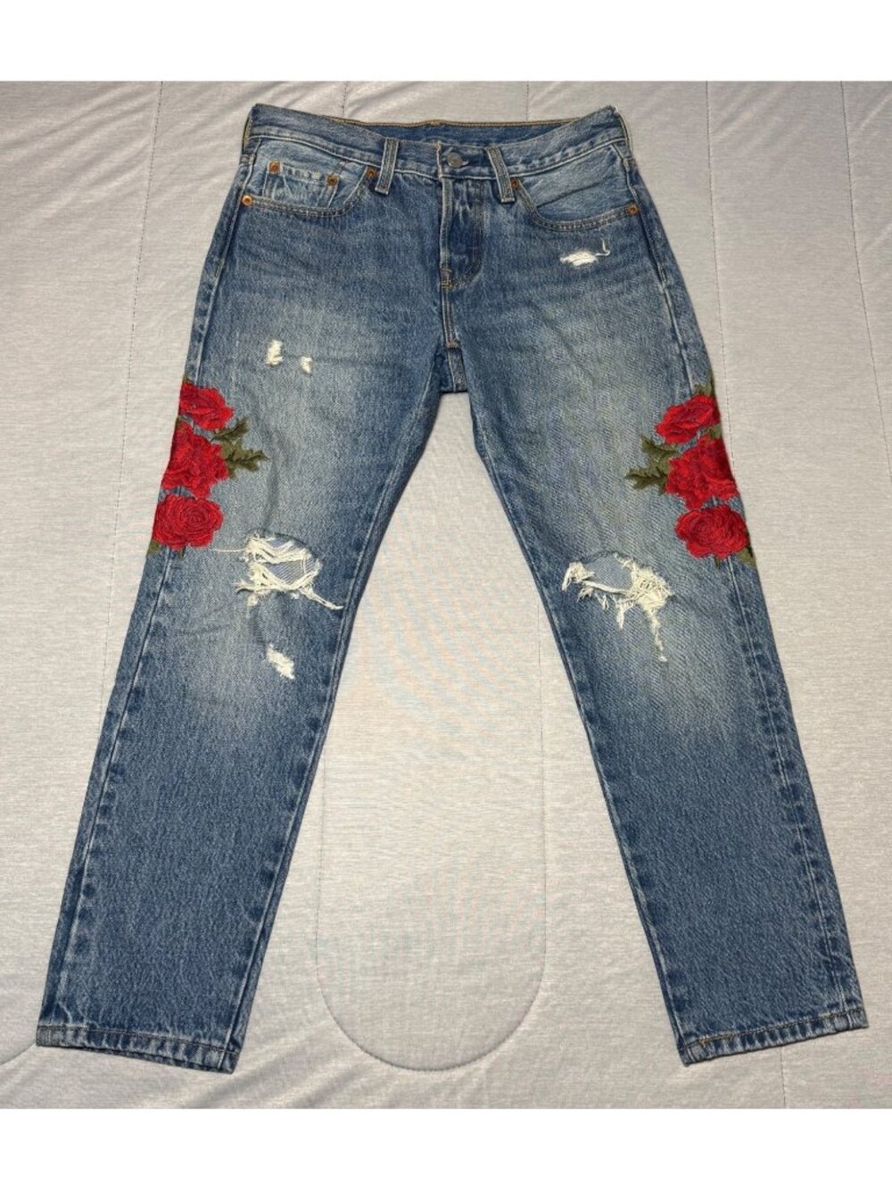 Levis Womens Distressed Embroidered Rose Jeans W24 L26 Medium Wash Cotton Denim